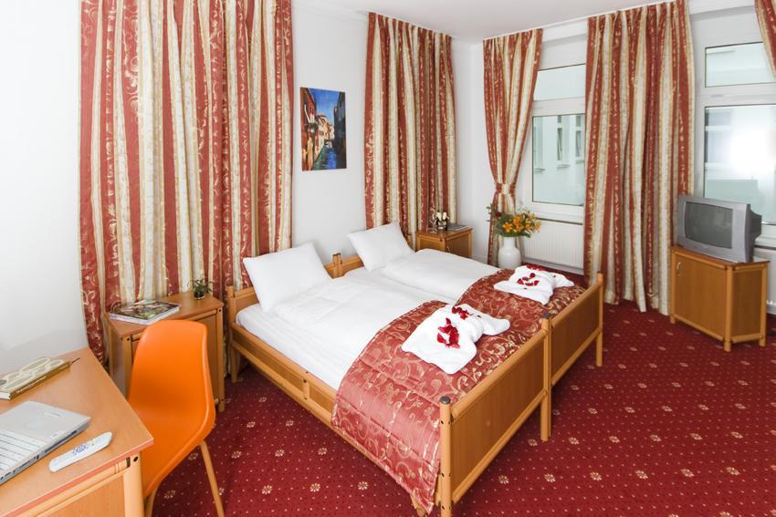 Hotel 54 3*