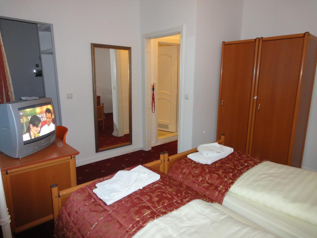 Hotel 54